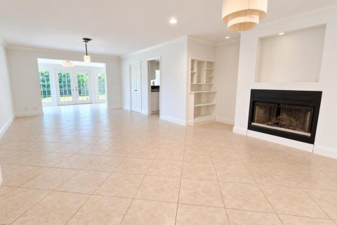 Villa ou maison à louer à Boca Raton, Floride: 3 chambres, 161.19 m2 № 2420696 - photo 10