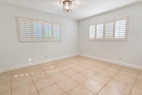 Villa ou maison à louer à Boca Raton, Floride: 3 chambres, 161.19 m2 № 2420696 - photo 16