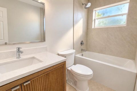 Villa ou maison à louer à Boca Raton, Floride: 3 chambres, 161.19 m2 № 2420696 - photo 14
