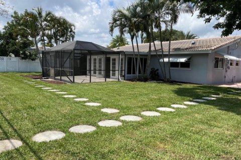 Villa ou maison à louer à Boca Raton, Floride: 3 chambres, 161.19 m2 № 2420696 - photo 2