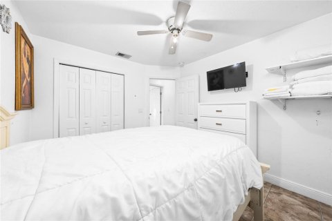 House in Clermont, Florida 3 bedrooms, 112.6 sq.m. № 2225755 - photo 21