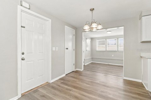 Villa ou maison à louer à Holiday, Floride: 2 chambres, 84.73 m2 № 2389443 - photo 6