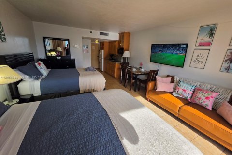Studio à Condo à Sunny Isles Beach, Floride  № 2172873