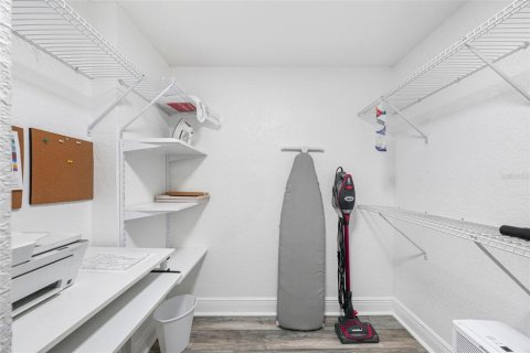 Condo in Madeira Beach, Florida, 2 bedrooms № 2101645 - photo 23