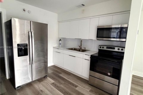 Immobilier commercial à vendre à Lake Worth, Floride: 238.48 m2 № 2069374 - photo 2
