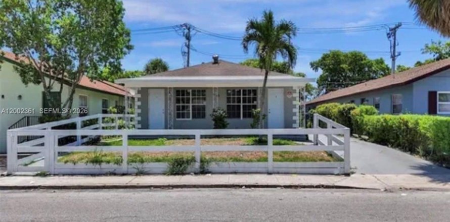 Immobilier commercial à Lake Worth, Floride 238.48 m2 № 2069374