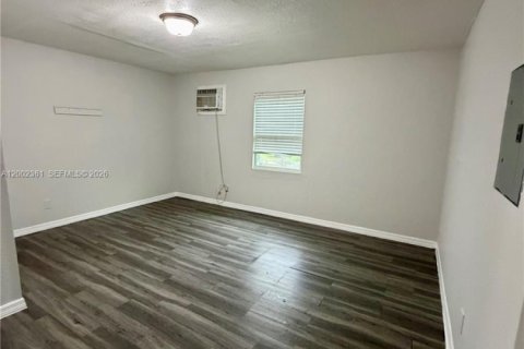 Immobilier commercial à vendre à Lake Worth, Floride: 238.48 m2 № 2069374 - photo 9