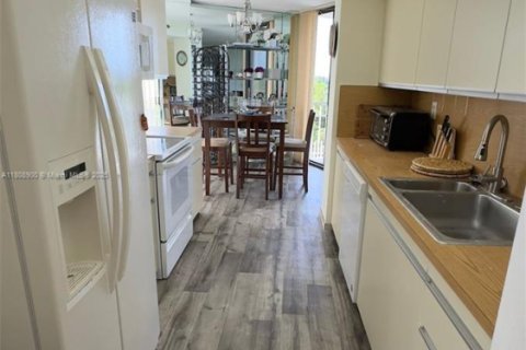 Copropriété à louer à Miami, Floride: 2 chambres, 142.88 m2 № 1940311 - photo 8