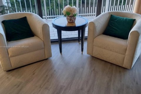 Copropriété à louer à Miami, Floride: 2 chambres, 142.88 m2 № 1940311 - photo 4