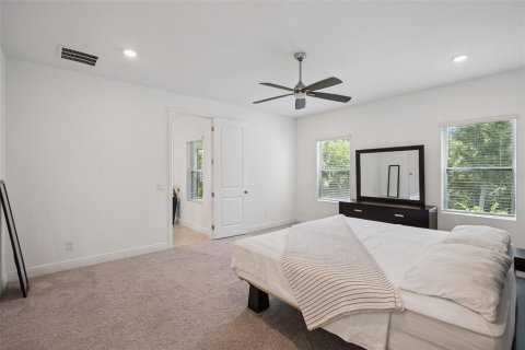 House in HAMPTON OAKS in Deltona, Florida 4 bedrooms, 250 sq.m. № 2284592 - photo 20