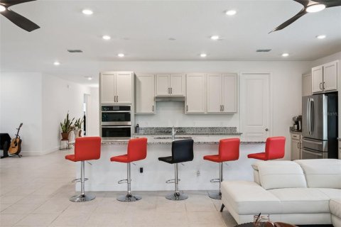 House in HAMPTON OAKS in Deltona, Florida 4 bedrooms, 250 sq.m. № 2284592 - photo 12