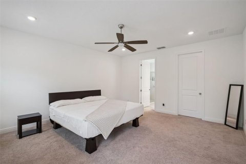 House in HAMPTON OAKS in Deltona, Florida 4 bedrooms, 250 sq.m. № 2284592 - photo 18
