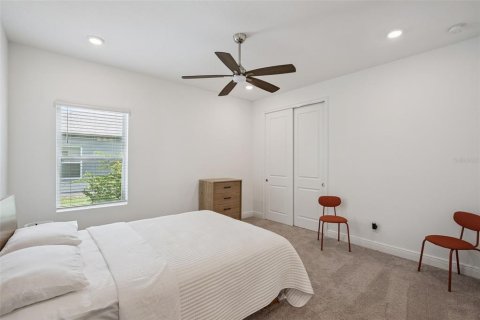 House in HAMPTON OAKS in Deltona, Florida 4 bedrooms, 250 sq.m. № 2284592 - photo 15