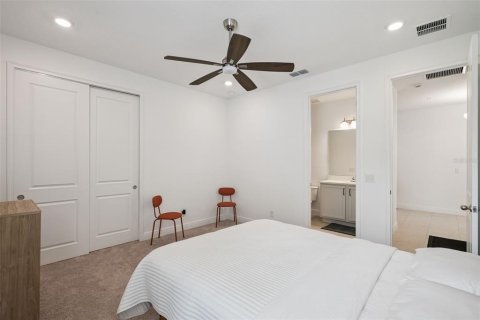 House in HAMPTON OAKS in Deltona, Florida 4 bedrooms, 250 sq.m. № 2284592 - photo 17