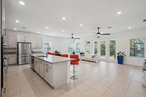 House in HAMPTON OAKS in Deltona, Florida 4 bedrooms, 250 sq.m. № 2284592 - photo 7