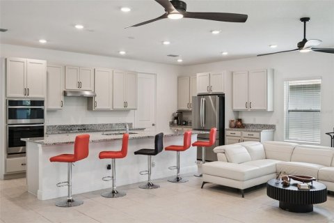House in HAMPTON OAKS in Deltona, Florida 4 bedrooms, 250 sq.m. № 2284592 - photo 11