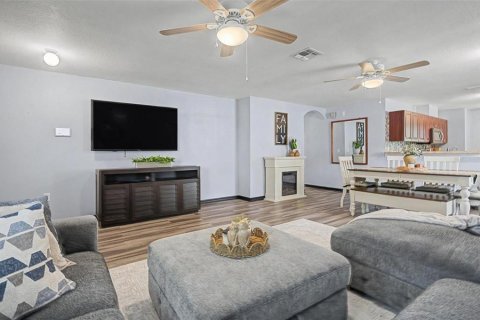 House in Dade City, Florida 4 bedrooms, 147.71 sq.m. № 2222765 - photo 9