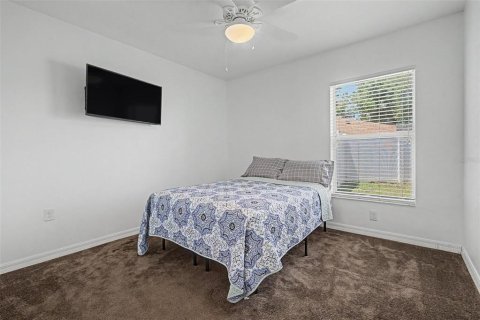 House in Dade City, Florida 4 bedrooms, 147.71 sq.m. № 2222765 - photo 24