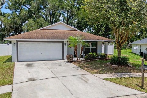 House in Dade City, Florida 4 bedrooms, 147.71 sq.m. № 2222765 - photo 4