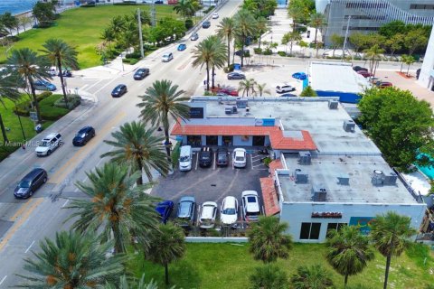 Propiedad comercial en venta en Fort Lauderdale, Florida № 2044377 - foto 16