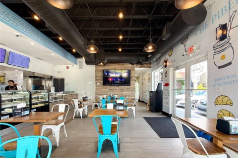 Propiedad comercial en venta en Fort Lauderdale, Florida № 2044377 - foto 9