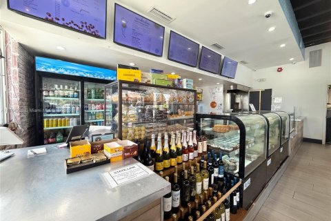 Propiedad comercial en venta en Fort Lauderdale, Florida № 2044377 - foto 10