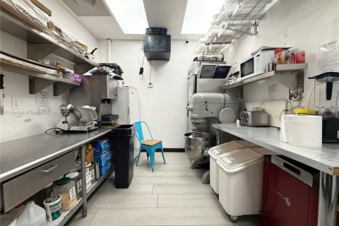 Propiedad comercial en venta en Fort Lauderdale, Florida № 2044377 - foto 3