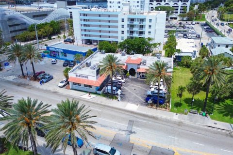 Propiedad comercial en venta en Fort Lauderdale, Florida № 2044377 - foto 17