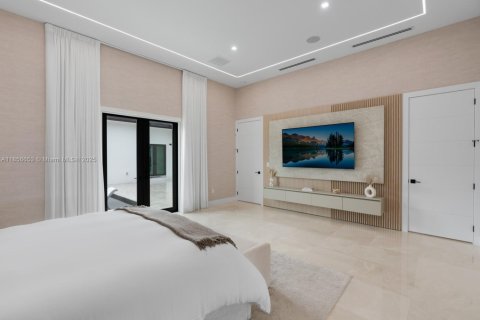 Купить виллу или дом в Майами, Флорида 6 спален, 446.49м2, № 2013875 - фото 15