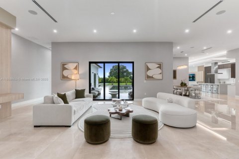 Дом в Майами, Флорида 6 спален, 446.49м2 № 2013875
