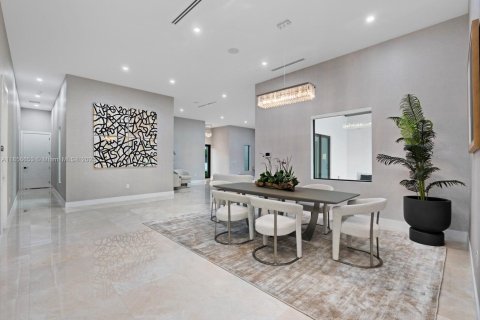 Купить виллу или дом в Майами, Флорида 6 спален, 446.49м2, № 2013875 - фото 12