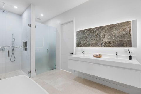 Купить виллу или дом в Майами, Флорида 6 спален, 446.49м2, № 2013875 - фото 17