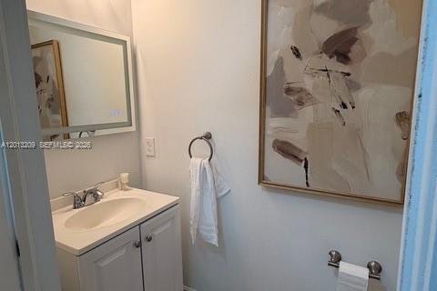House in Doral, Florida 4 bedrooms, 214.14 sq.m. № 2075675 - photo 21