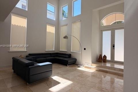 House in Doral, Florida 4 bedrooms, 214.14 sq.m. № 2075675 - photo 11