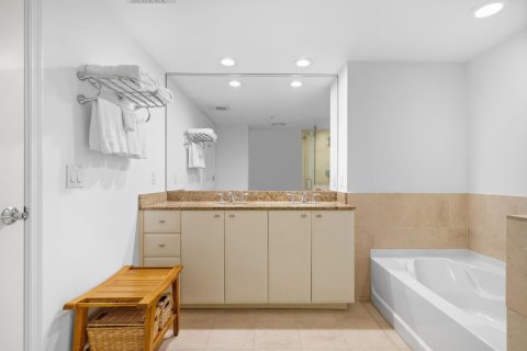 Condominio en venta en Fort Lauderdale, Florida, 2 dormitorios, 120.59 m2 № 2173073 - foto 16