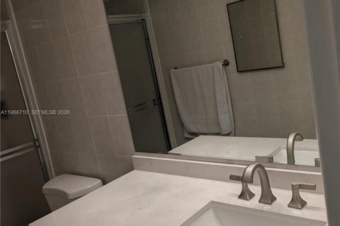 Condominio en alquiler en Miami, Florida, 2 dormitorios, 92.72 m2 № 2030983 - foto 9