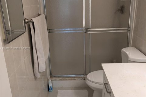 Condominio en alquiler en Miami, Florida, 2 dormitorios, 92.72 m2 № 2030983 - foto 29