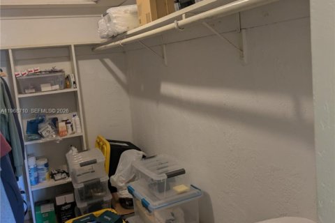 Condominio en alquiler en Miami, Florida, 2 dormitorios, 92.72 m2 № 2030983 - foto 17