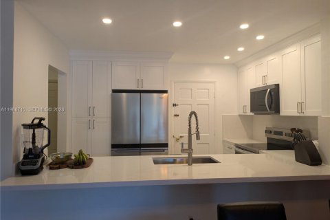 Condominio en Miami, Florida, 2 dormitorios № 2030983