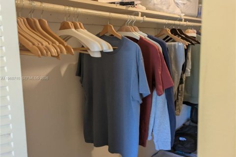 Condominio en alquiler en Miami, Florida, 2 dormitorios, 92.72 m2 № 2030983 - foto 16