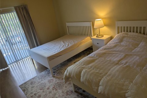 Condominio en alquiler en Miami, Florida, 2 dormitorios, 92.72 m2 № 2030983 - foto 14