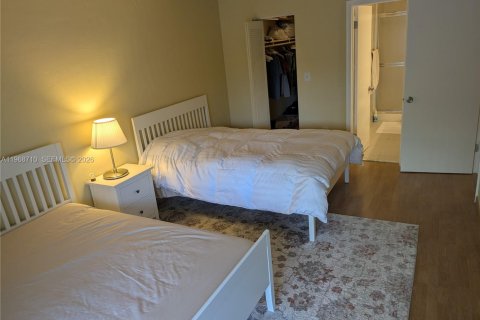 Condominio en alquiler en Miami, Florida, 2 dormitorios, 92.72 m2 № 2030983 - foto 13