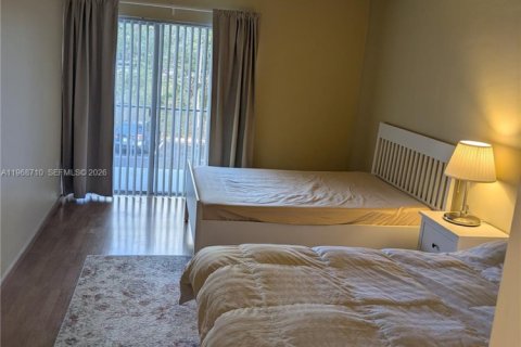 Condominio en alquiler en Miami, Florida, 2 dormitorios, 92.72 m2 № 2030983 - foto 11