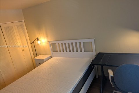 Condominio en alquiler en Miami, Florida, 2 dormitorios, 92.72 m2 № 2030983 - foto 6