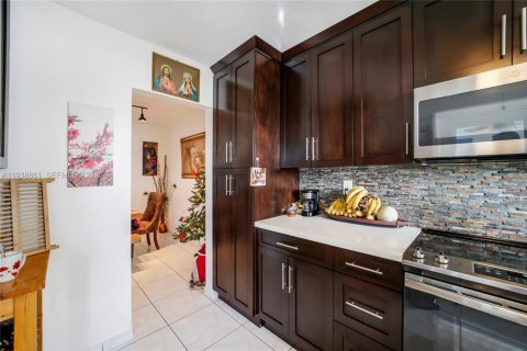 Copropriété à vendre à Hallandale Beach, Floride: 2 chambres, 92.9 m2 № 1996475 - photo 10