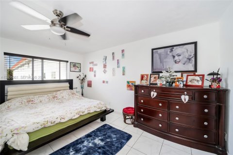 Copropriété à vendre à Hallandale Beach, Floride: 2 chambres, 92.9 m2 № 1996475 - photo 11