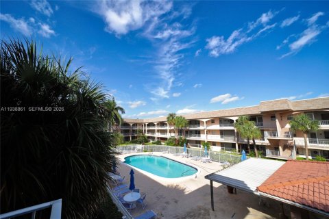 Copropriété à vendre à Hallandale Beach, Floride: 2 chambres, 92.9 m2 № 1996475 - photo 28