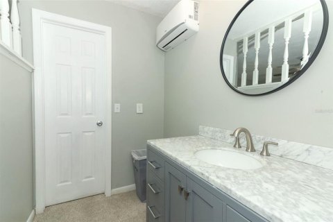 House in Orlando, Florida 4 bedrooms, 206.06 sq.m. № 1789217 - photo 17