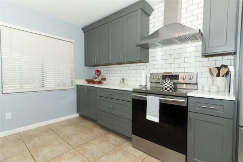 House in Orlando, Florida 4 bedrooms, 206.06 sq.m. № 1789217 - photo 10