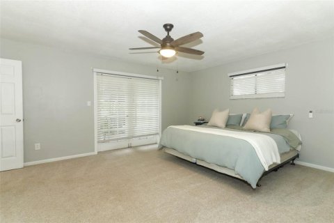House in Orlando, Florida 4 bedrooms, 206.06 sq.m. № 1789217 - photo 15